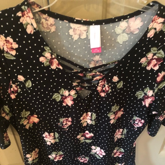 Flowered tunic - Picture 2 of 3